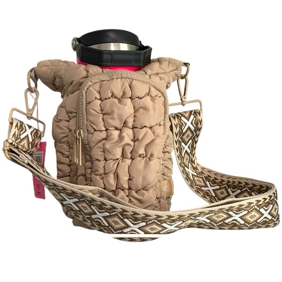 SIMPLY SOUTHERN Tan Quilted Crossbody Bottle/Tumbler Bag with Patterned … - Picture 2 of 6